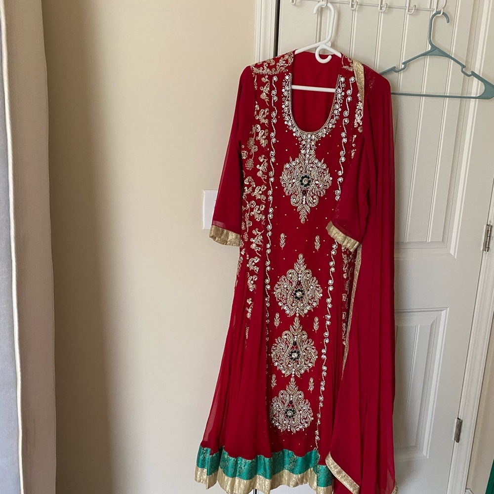 Pakistani/Indian Dress 3 piece suit